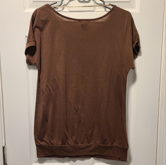 LILLY LOU SEQUIN SHORT SLEEVE TOP, SIZE M - Picture 2 of 4